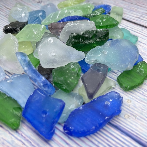 SEA GLASS WITH PREDRILLED HOLES CRAFTING DIY JEWELRY MIXED LOT BUNDLE - Picture 10 of 12